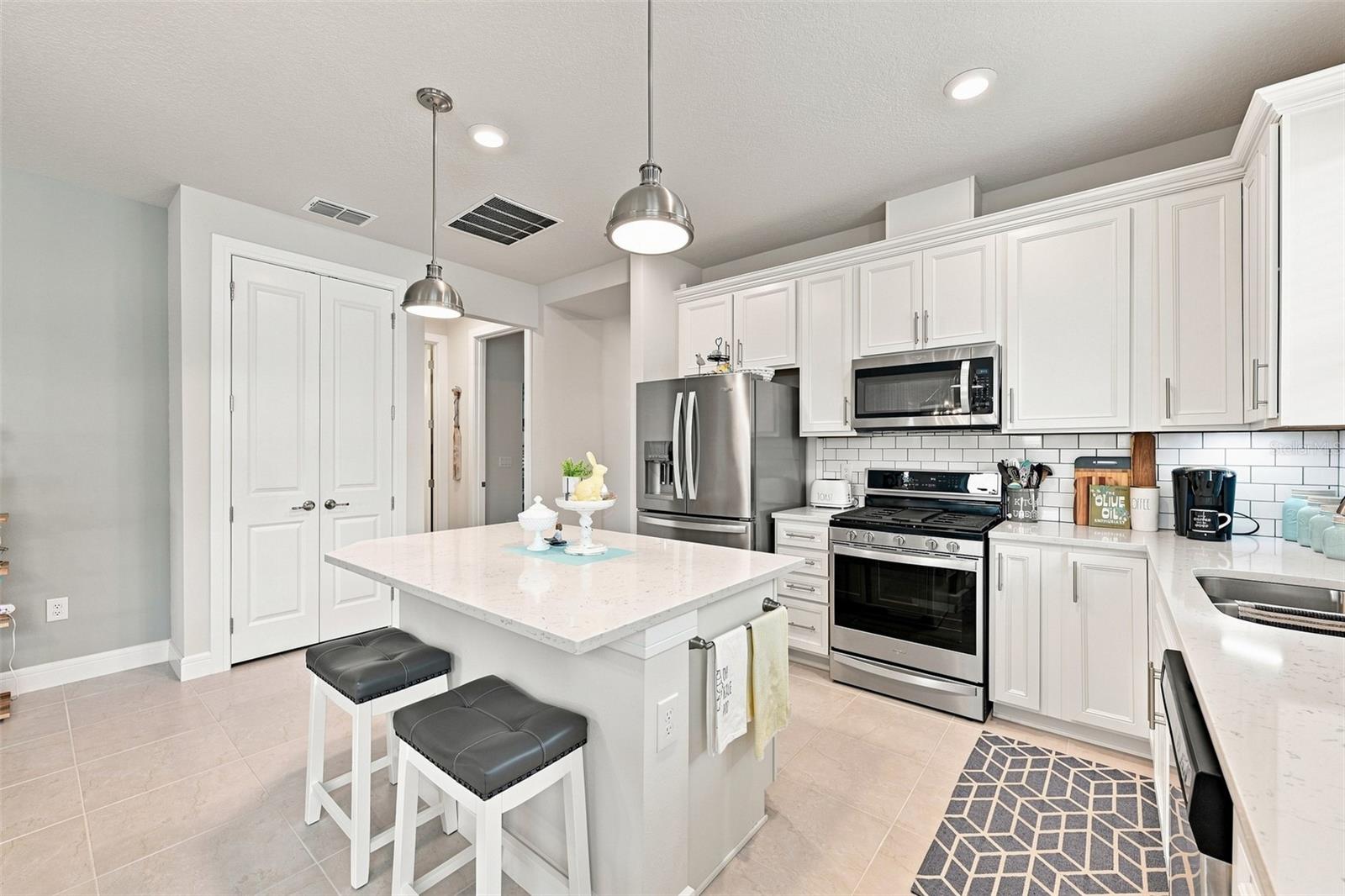 10208 COASTAL SHORES DR, PARRISH, FL — photo 18