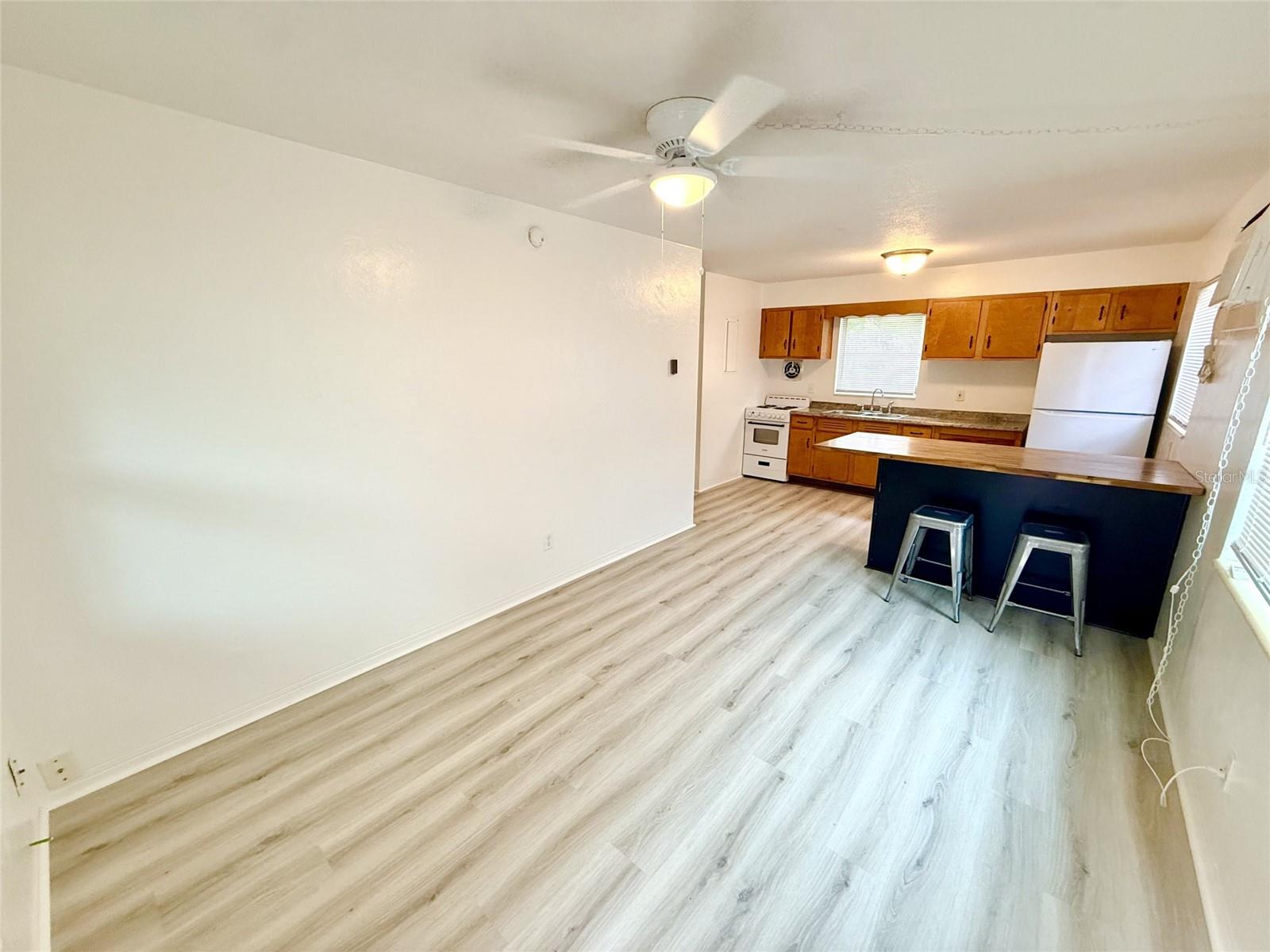 1135 HIGHLAND ST N #3, ST PETERSBURG, FL — photo 2