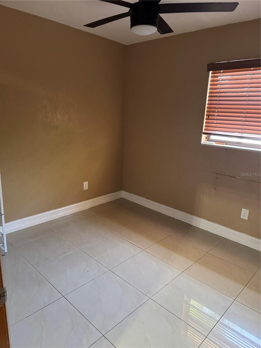 8240 NW 181ST ST, HIALEAH, FL — photo 6