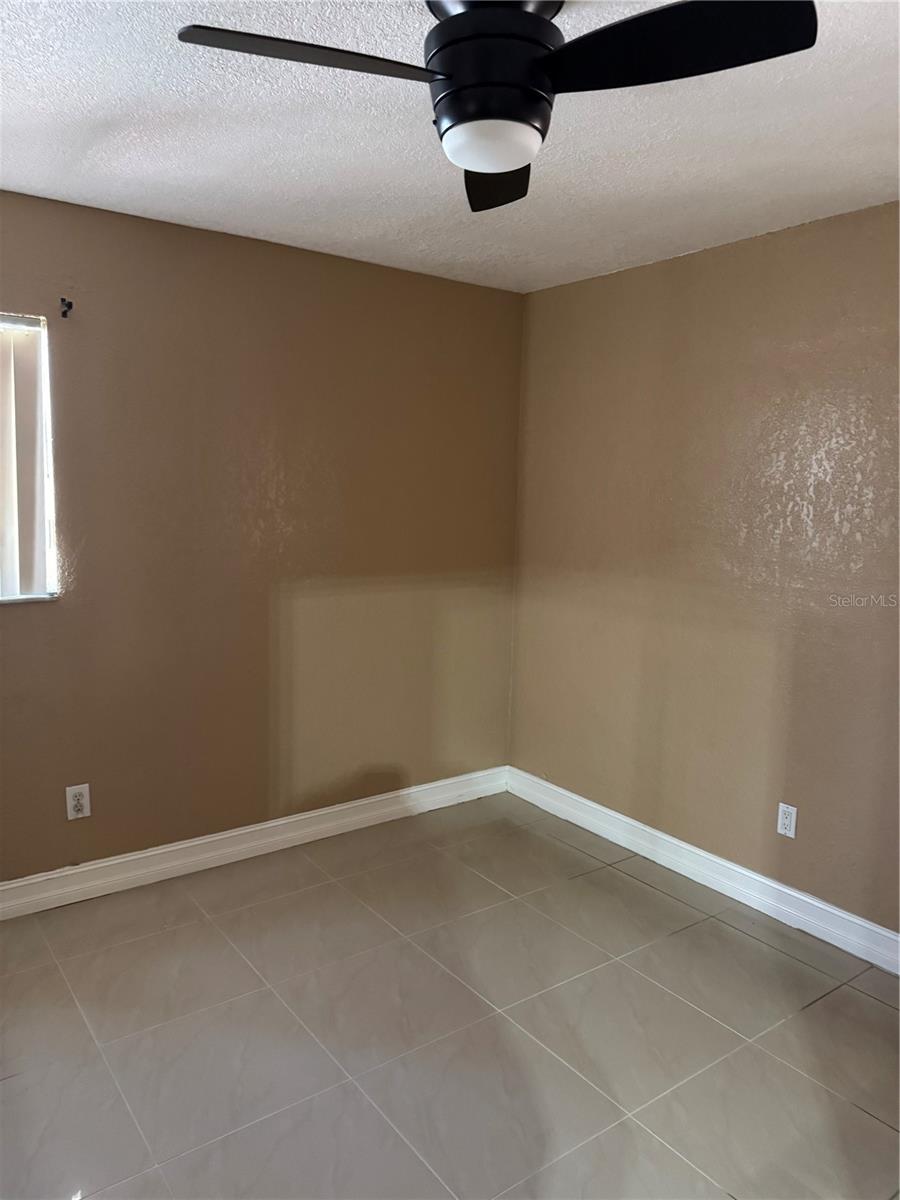 8240 NW 181ST ST, HIALEAH, FL — photo 7