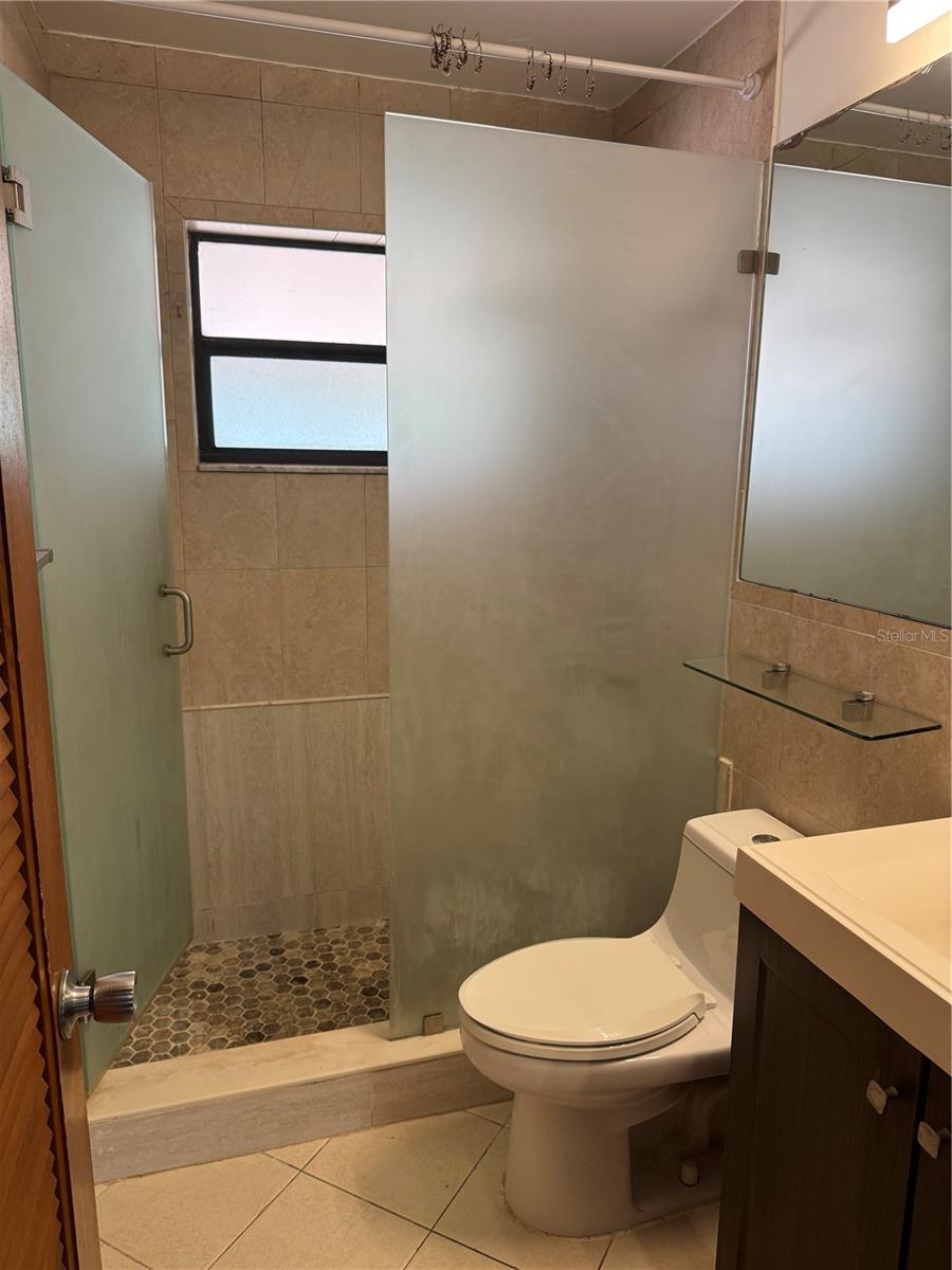 8240 NW 181ST ST, HIALEAH, FL — photo 8