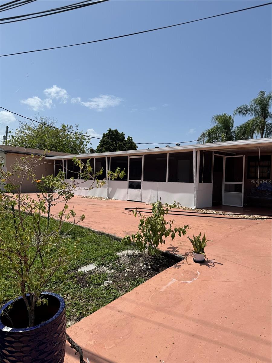 8240 NW 181ST ST, HIALEAH, FL — photo 13