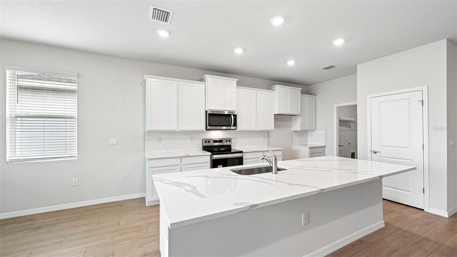 4343 FENCE ROW CT, LAKEWOOD RANCH, FL — photo 3