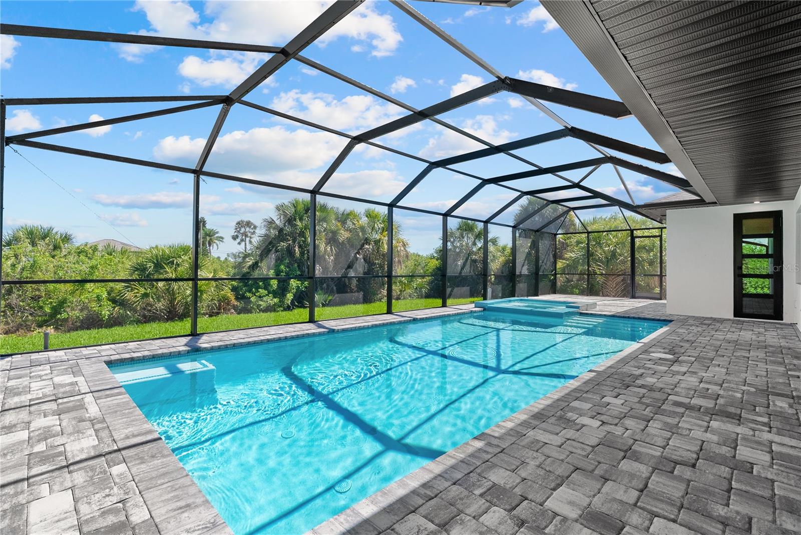 15101 LEIPZIG CIR, PORT CHARLOTTE, FL — photo 25