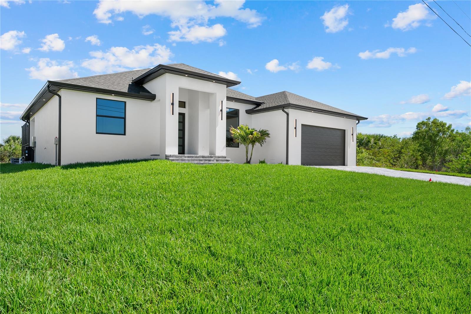 15101 LEIPZIG CIR, PORT CHARLOTTE, FL — photo 32
