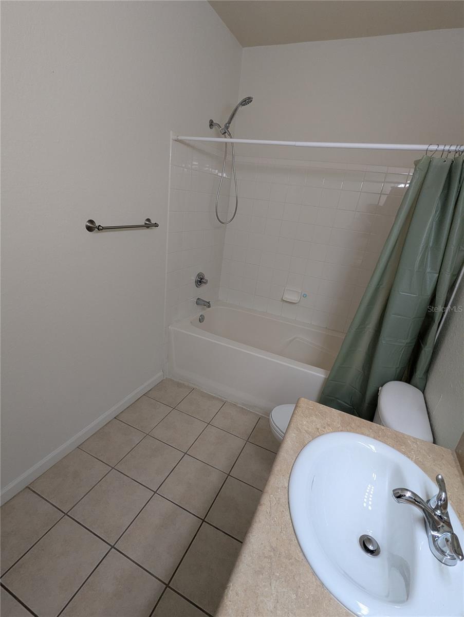 4833 NW 46TH PL #106, GAINESVILLE, FL — photo 35