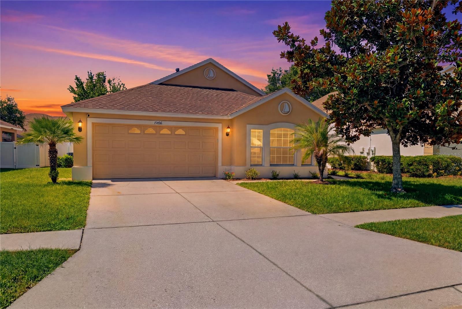 19406 SUNSET BAY DR, LAND O LAKES, FL