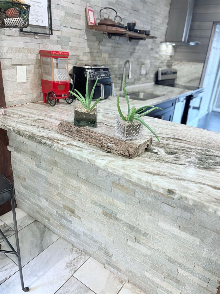 10004 MEMORIAL HWY, TAMPA, FL — photo 10
