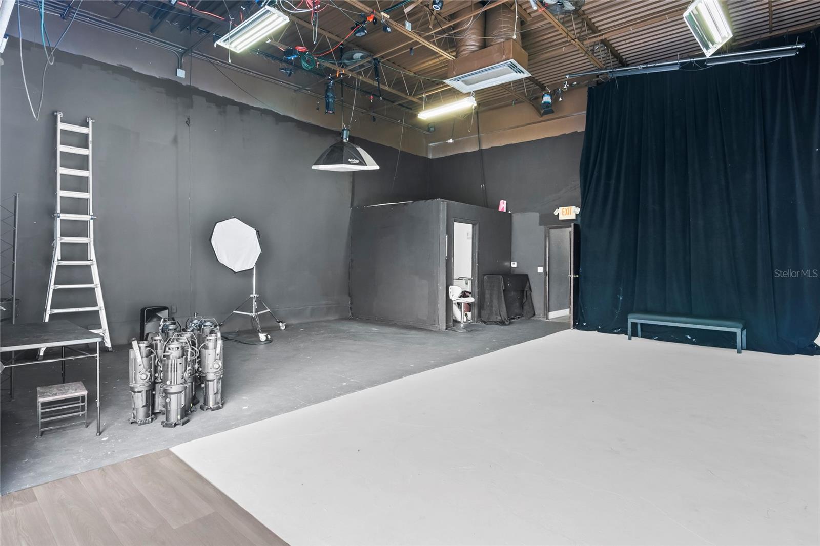 7901 KINGSPOINTE PKWY #2, ORLANDO, FL — photo 4