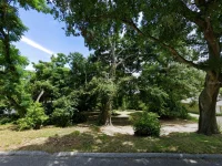 526 E MONTROSE ST — photo 3
