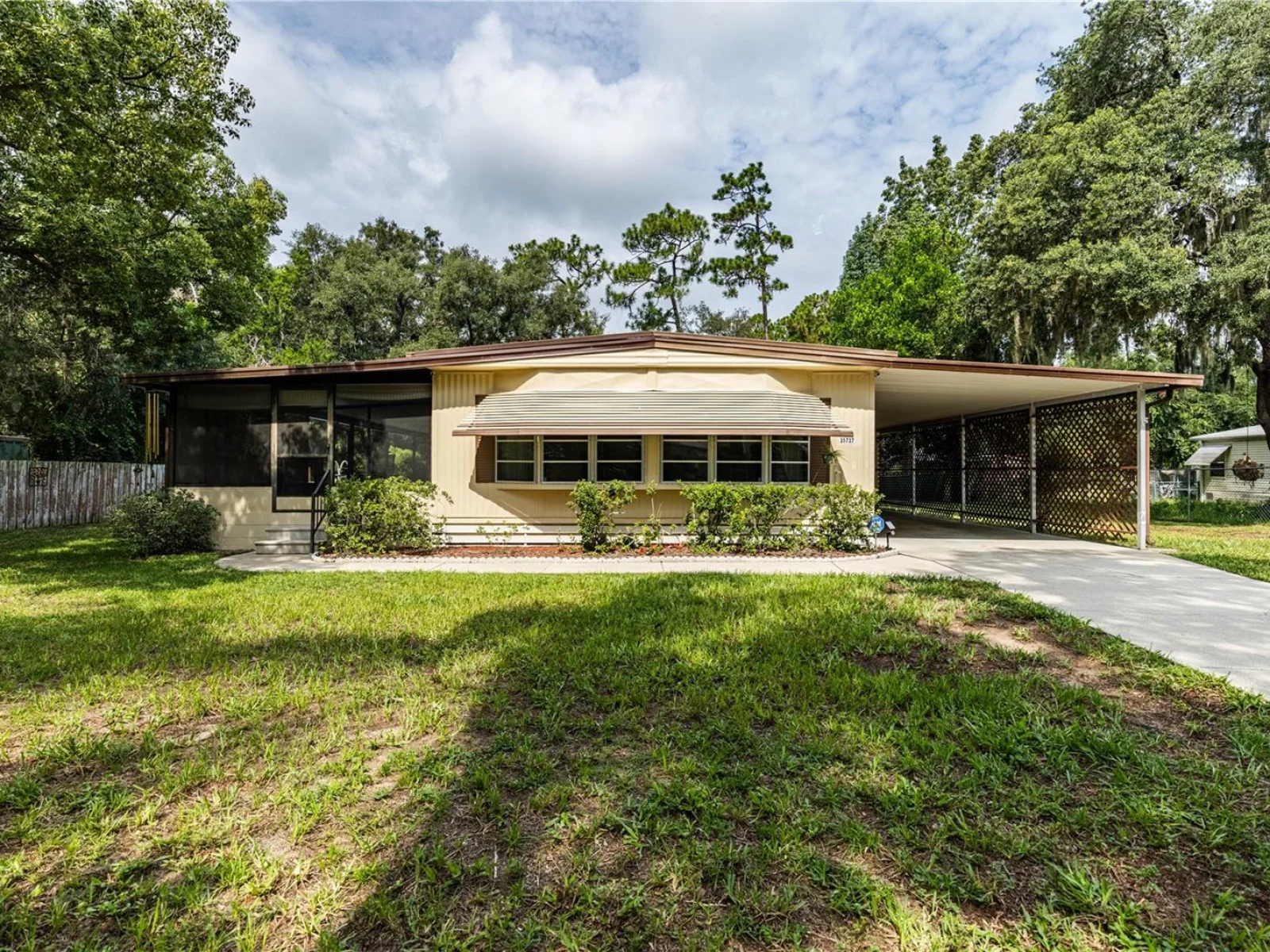 35737 SHELLEY DR, LEESBURG, FL — photo 1