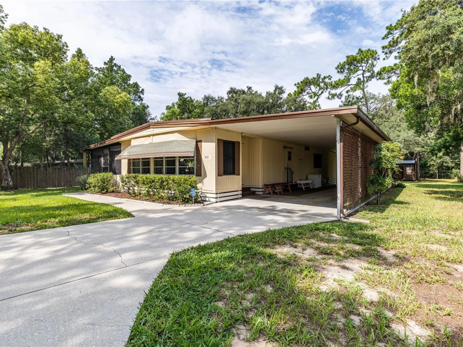 35737 SHELLEY DR, LEESBURG, FL — photo 2