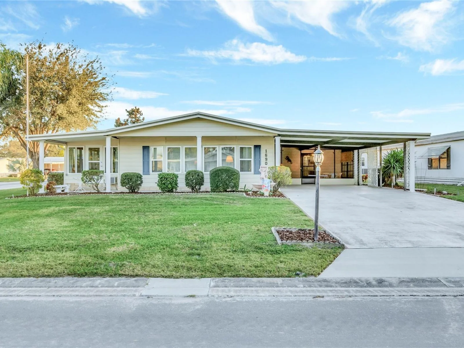 1690 NASSAU CIR, TAVARES, FL — photo 64