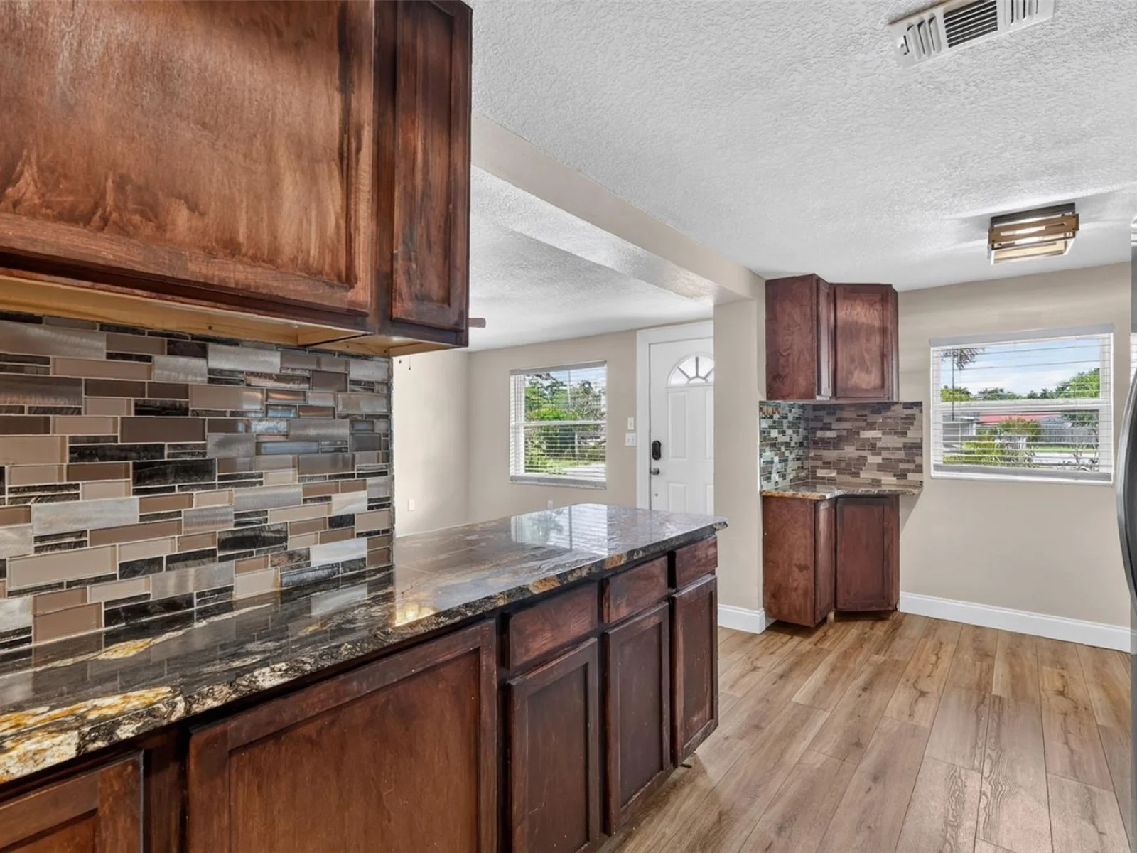 1111 DORA AVE, TAVARES, FL — photo 13