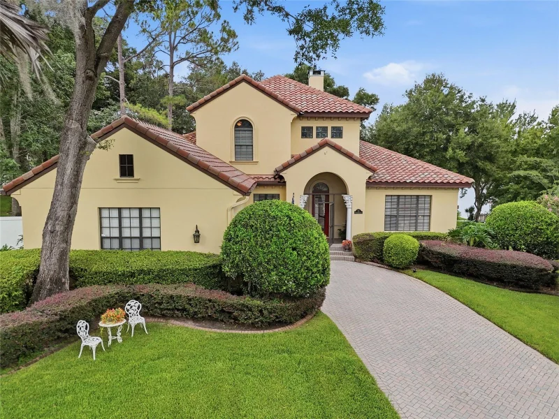 315 W BLUE WATER EDGE DR, EUSTIS, FL
