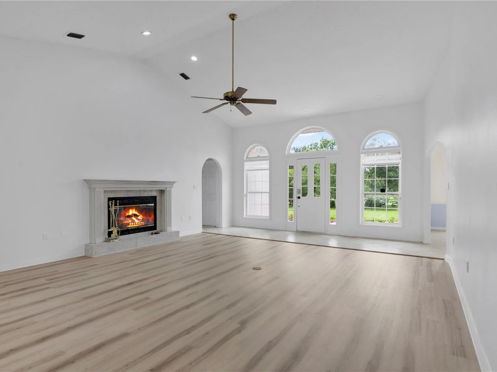 22841 STALLION DR, SORRENTO, FL — photo 9