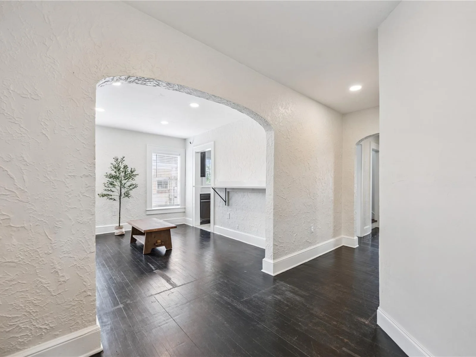 25 E PINECREST AVE, EUSTIS, FL — photo 9