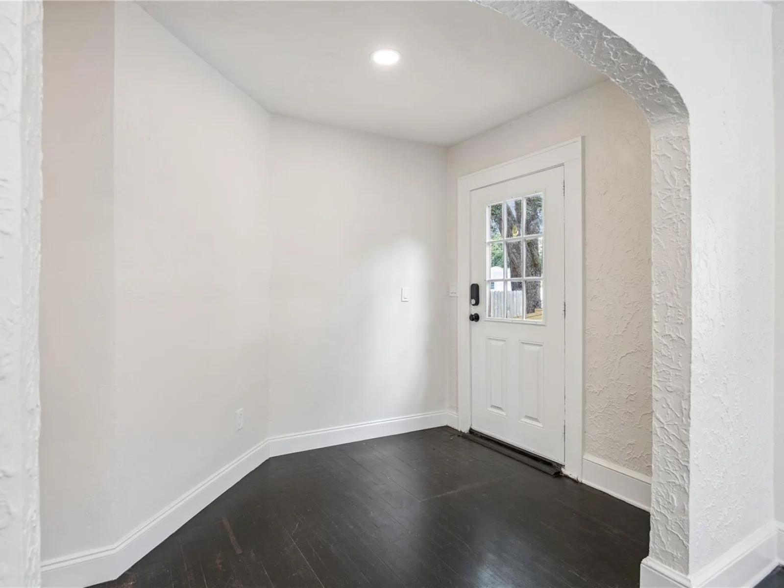25 E PINECREST AVE, EUSTIS, FL — photo 10