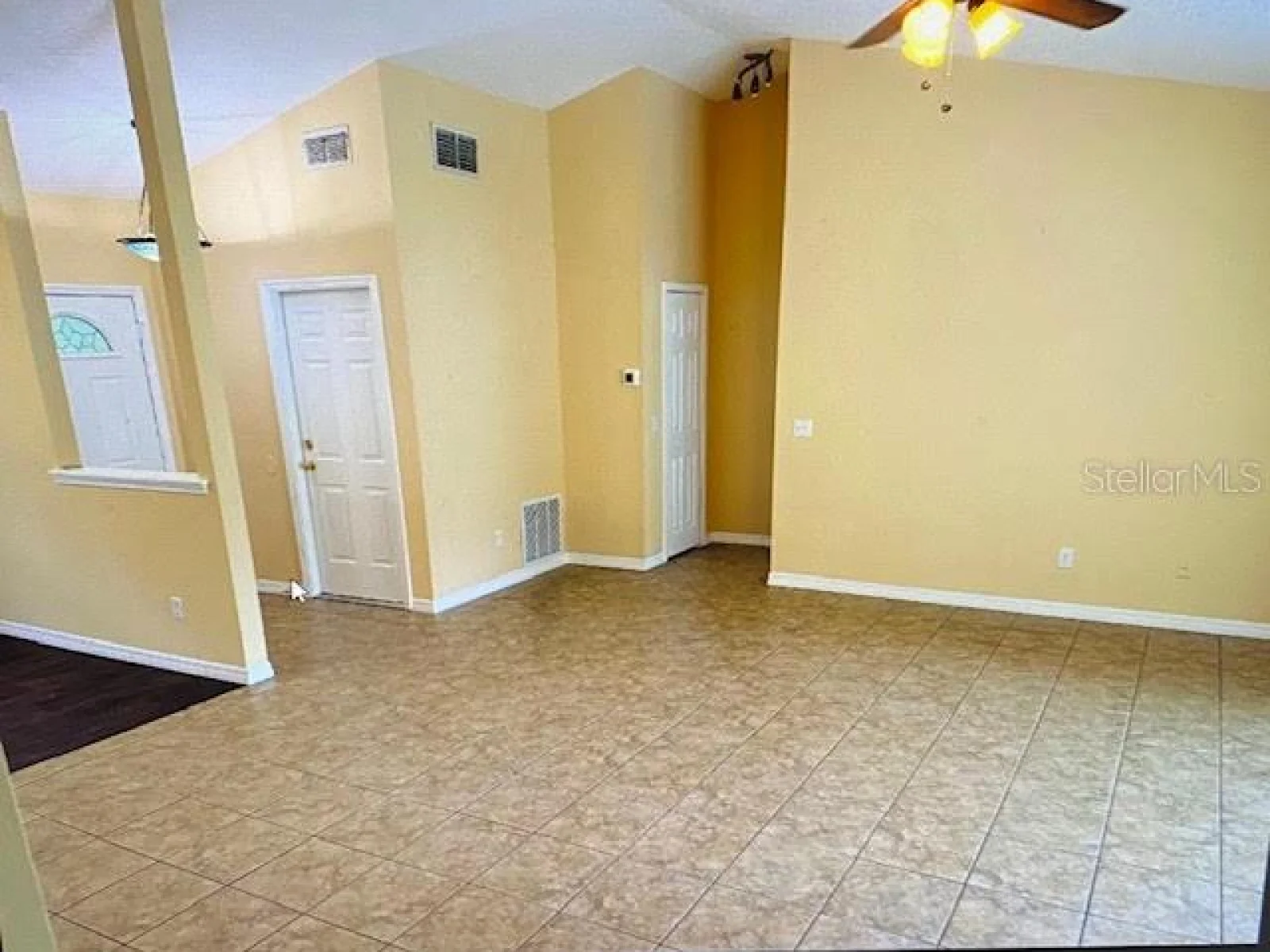 40107 OAKRIDGE DR, LADY LAKE, FL — photo 4