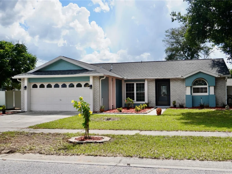 2205 PINK GRAPEFRUIT TRL, CLERMONT, FL