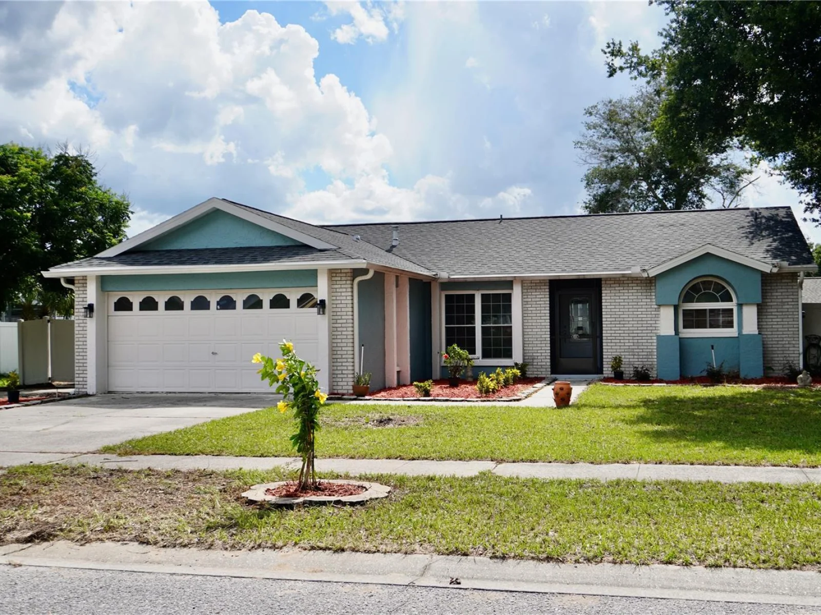 2205 PINK GRAPEFRUIT TRL, CLERMONT, FL — photo 1