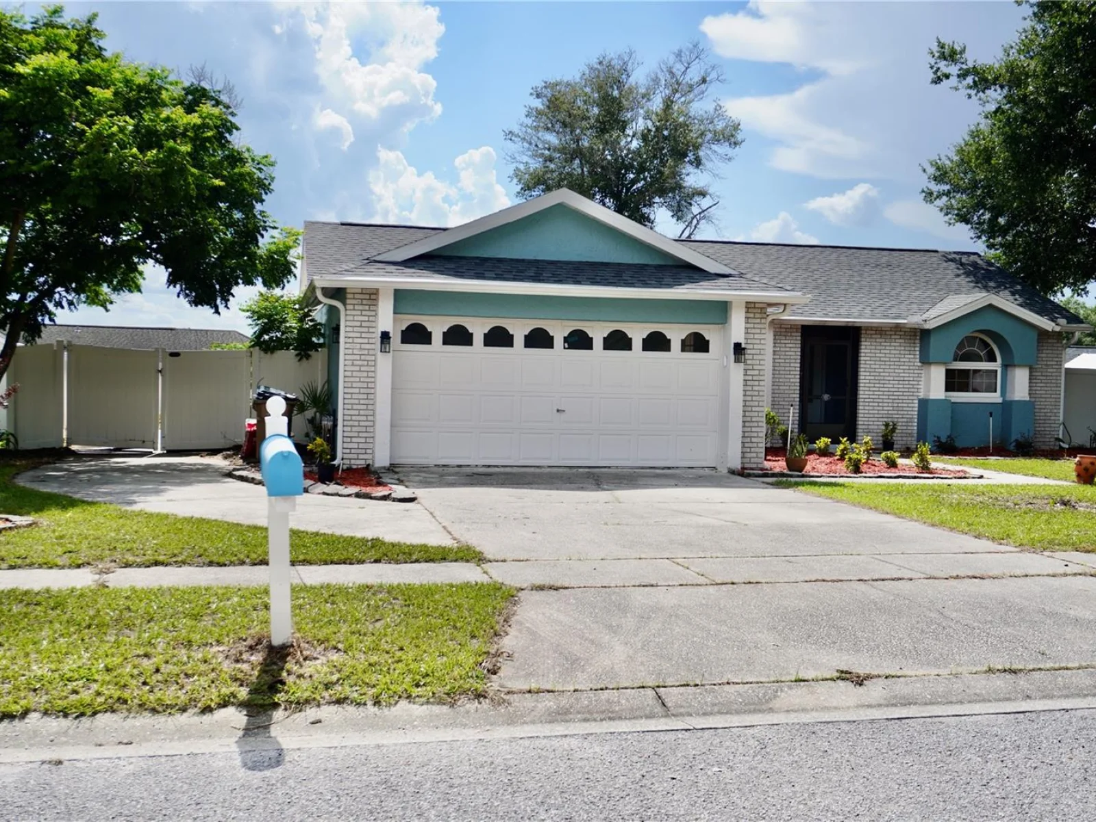 2205 PINK GRAPEFRUIT TRL, CLERMONT, FL — photo 2