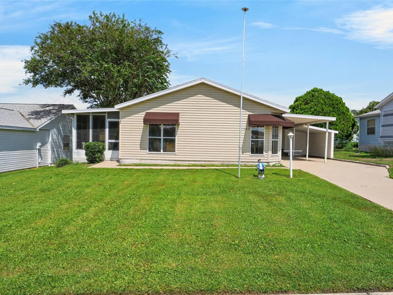 1207 PALMETTO DR, THE VILLAGES, FL — photo 1