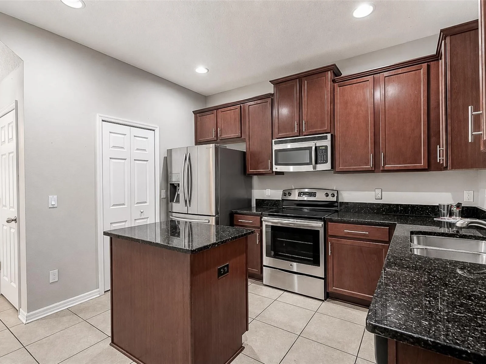 611 TIGER BAY CT, GROVELAND, FL — photo 16