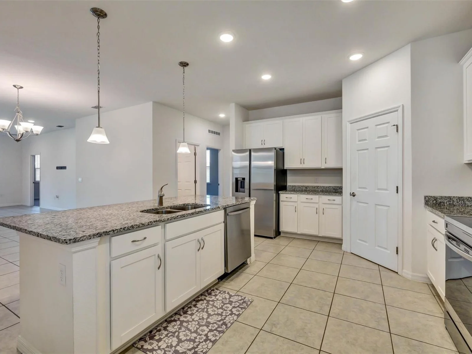 2599 AVALON PARK BLVD, TAVARES, FL — photo 6