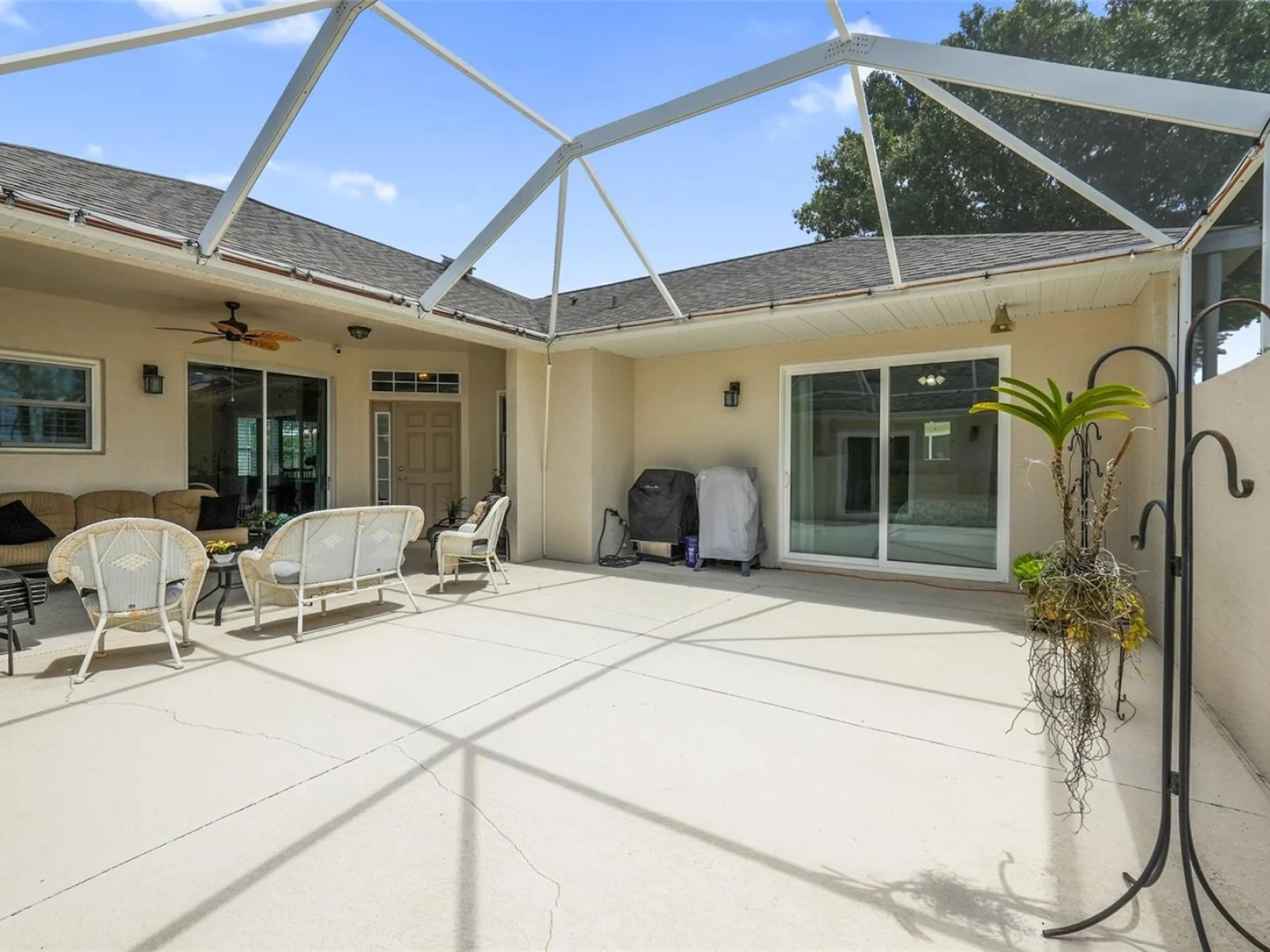 2525 NEW CASTLE CT, CLERMONT, FL — photo 35