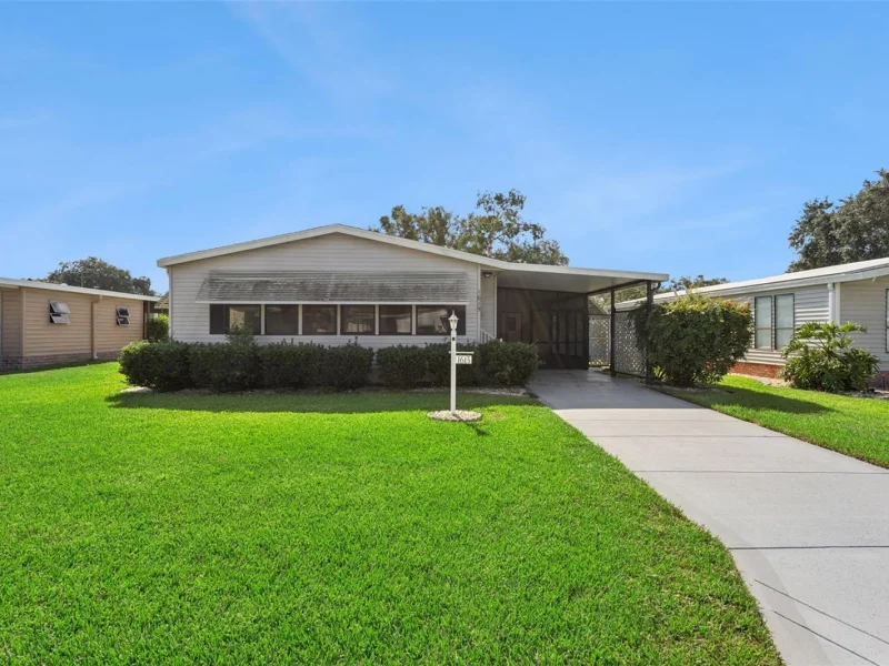 1615 PINEHURST DR, LADY LAKE, FL