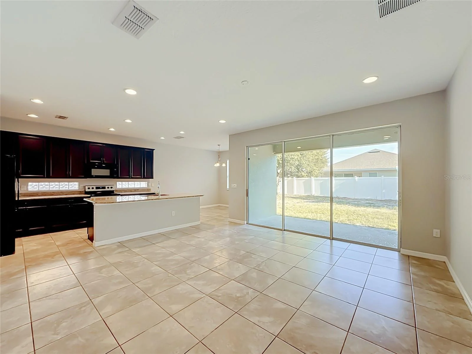 3319 BETHPAGE LOOP, MOUNT DORA, FL — photo 4