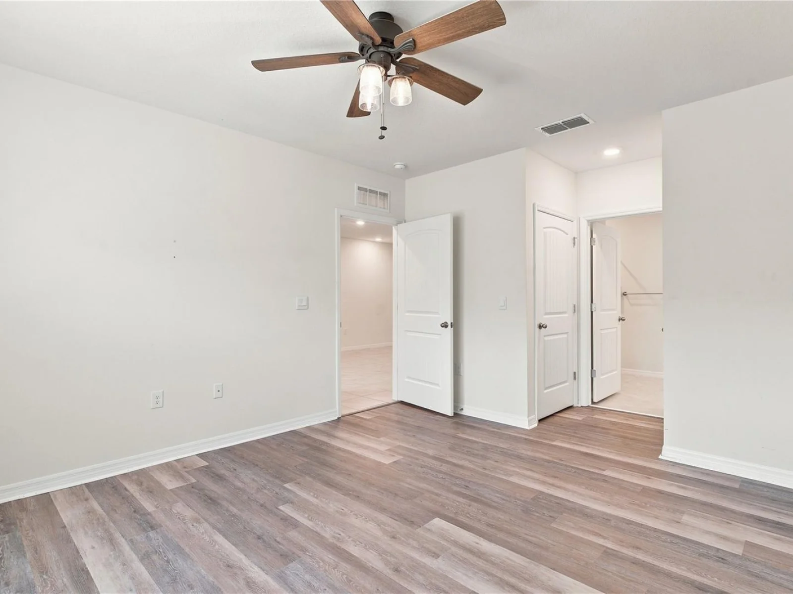 20043 ROYAL TERN CT, LEESBURG, FL — photo 32