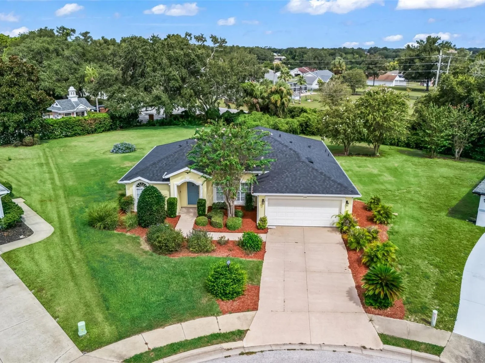 5123 GROVE MNR, LADY LAKE, FL — photo 1