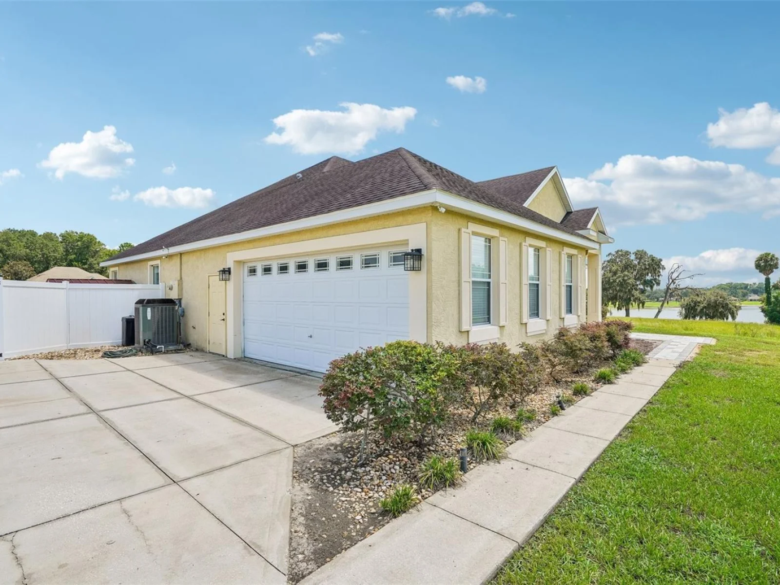 1113 MYRTLE BREEZES CT, FRUITLAND PARK, FL — photo 4
