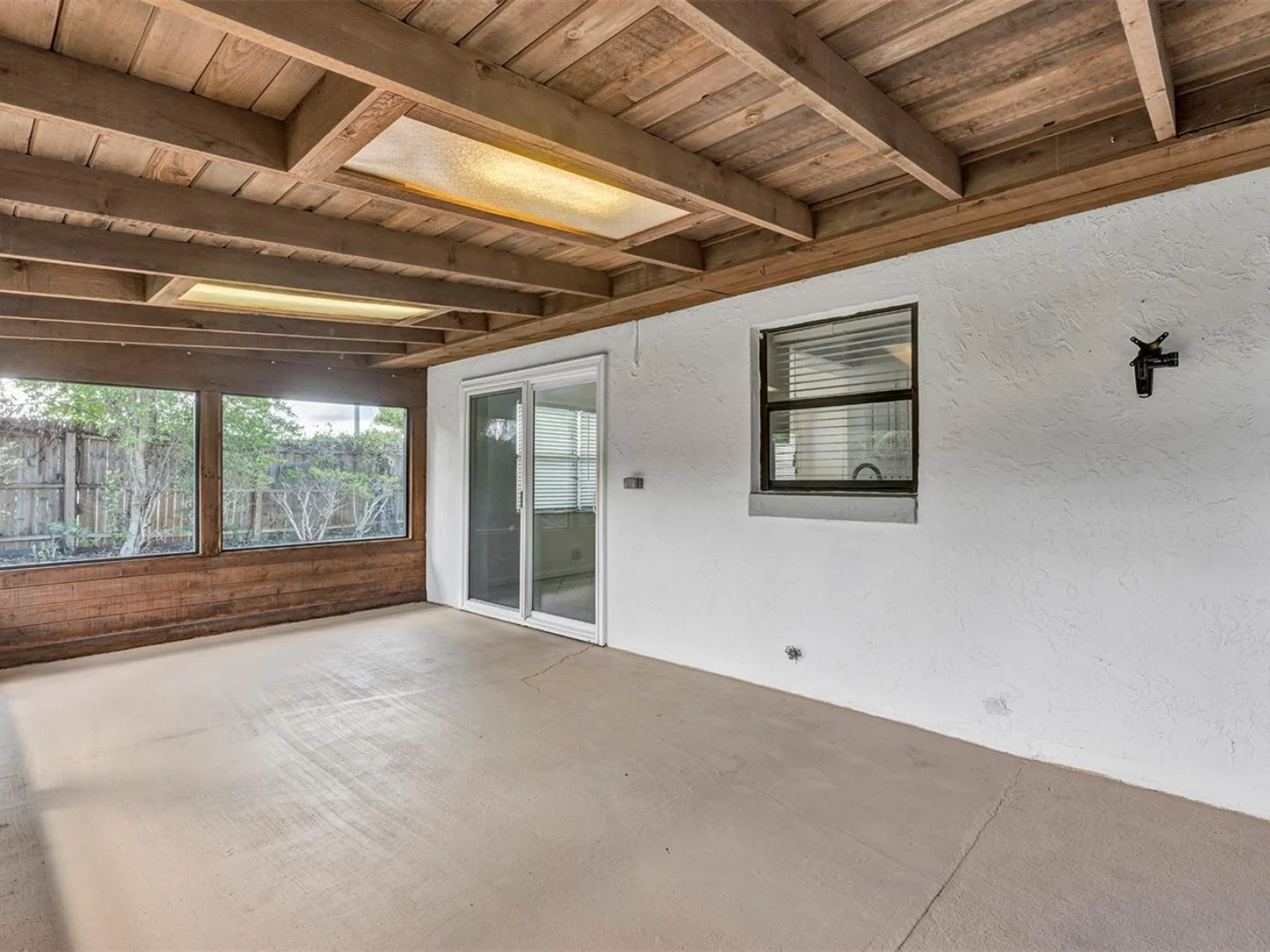 1402 CRYSTAL CT, TAVARES, FL — photo 17