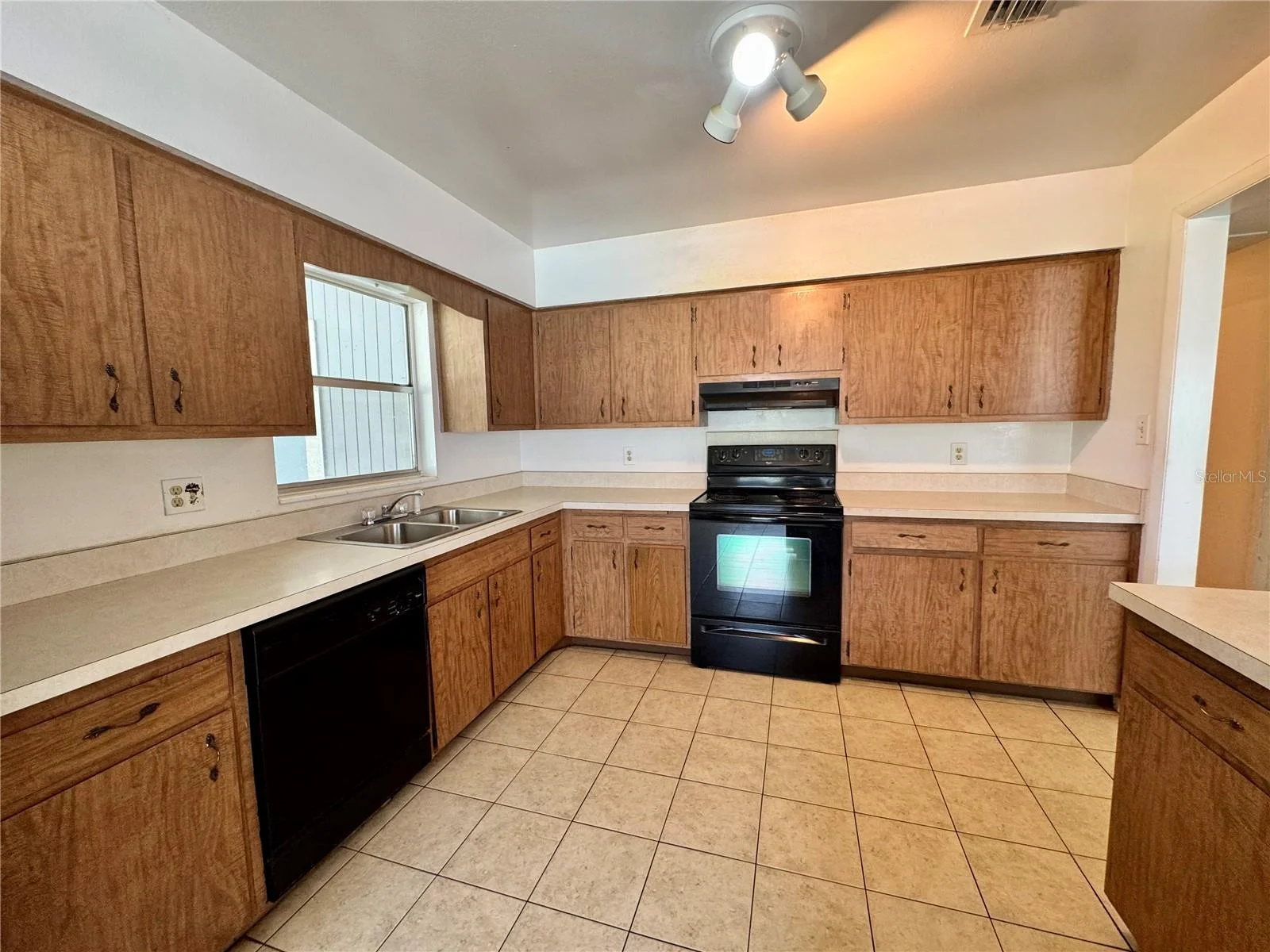1201 ORANGE AVE, TAVARES, FL — photo 22