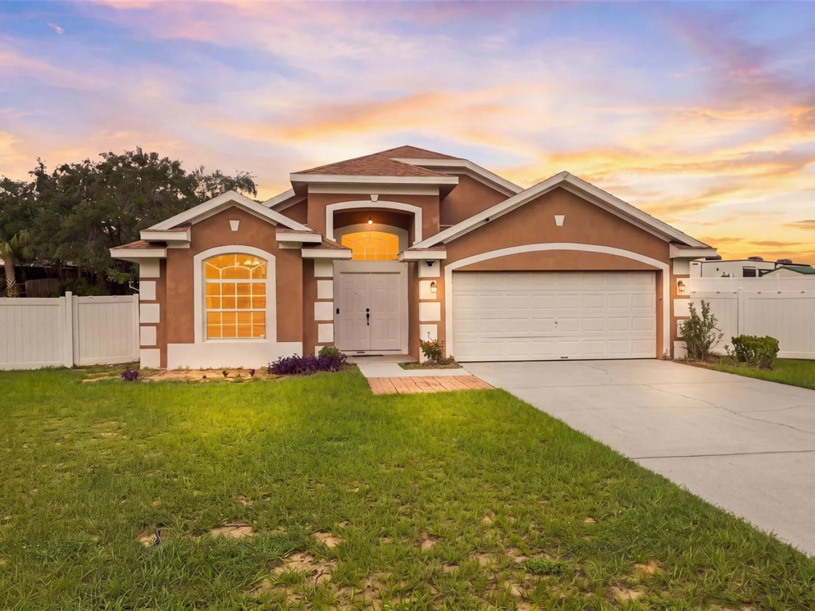 2247 MAJESTIC EAGLE CIR, CLERMONT, FL — photo 1