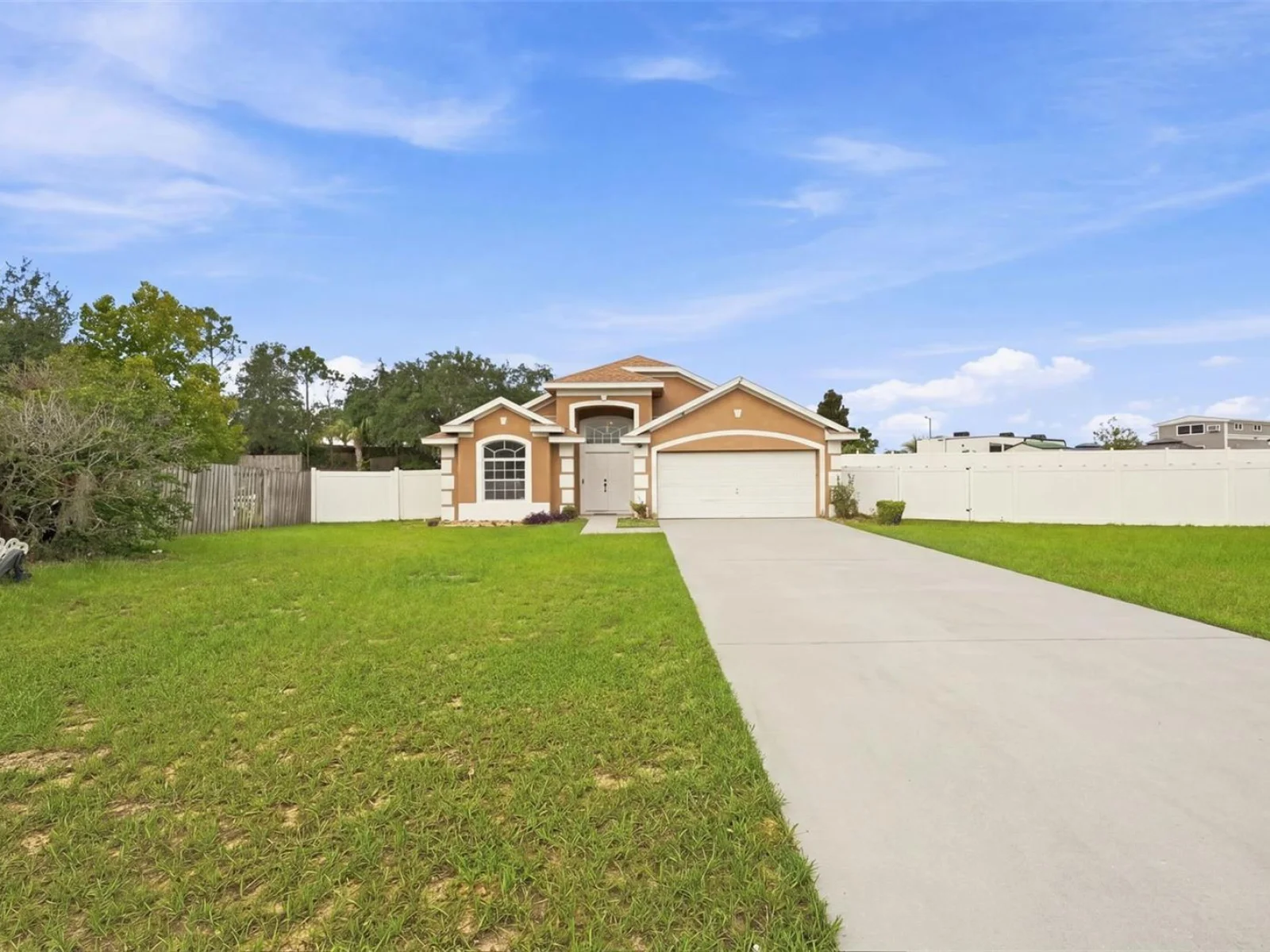 2247 MAJESTIC EAGLE CIR, CLERMONT, FL — photo 2