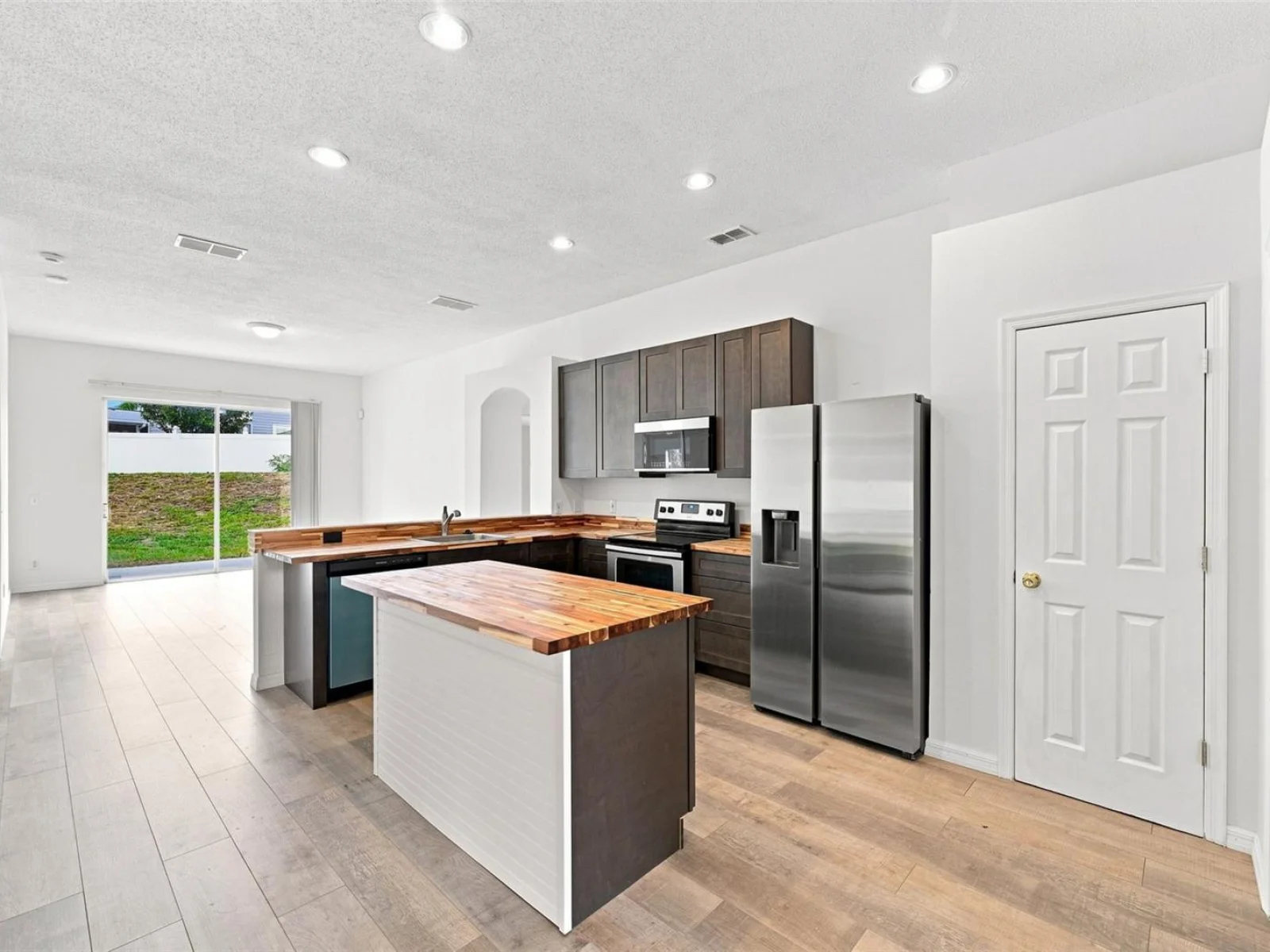 2247 MAJESTIC EAGLE CIR, CLERMONT, FL — photo 6