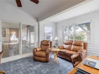 1009 LA MESA LN — photo 32