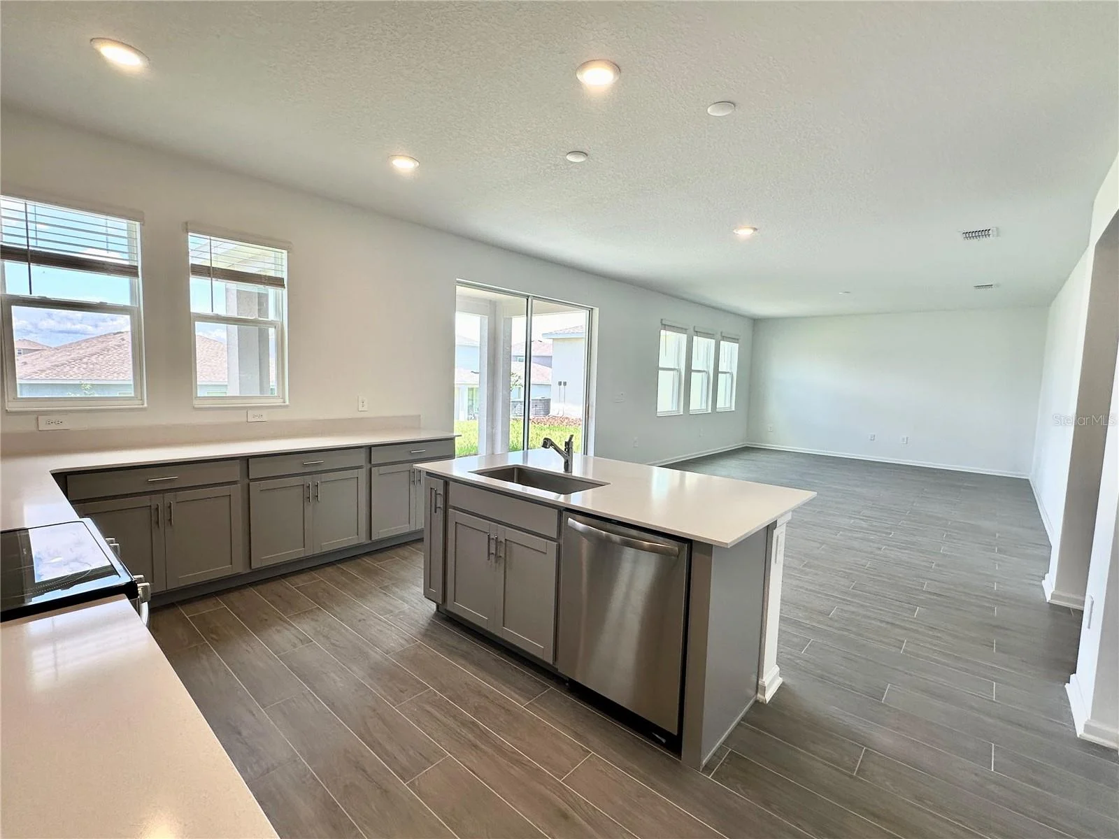 2892 ARMSTRONG AVE, CLERMONT, FL — photo 9